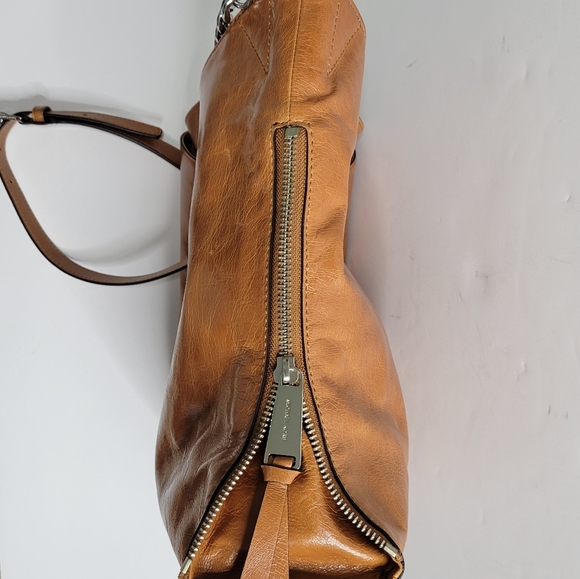 Michael Kors Devon Genuine Leather Large Tote Bag in Rich Caramel Magnetic Snap - Picture 3 of 15